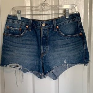 Levi’s vintage cut off shorts. Urban Outfitters Urban Renewal. Size 28.